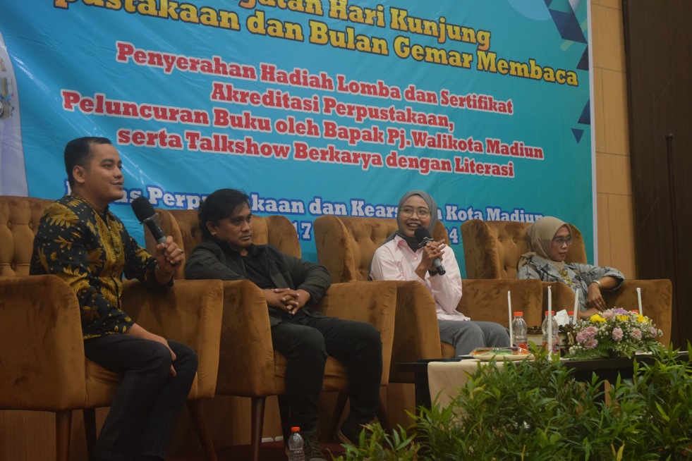 Talkshow Literasi Hari Kunjung Perpustakaan Dan Bulan Gemar Membaca